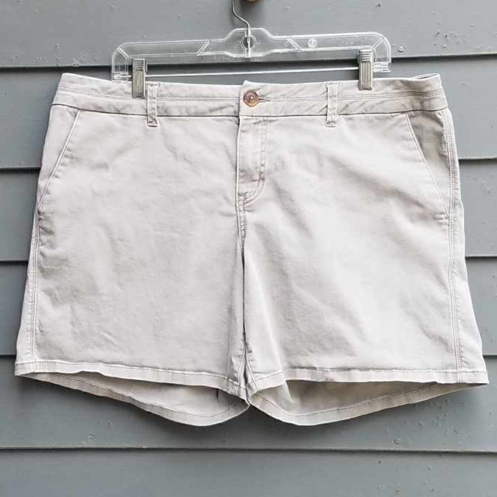 Maurices Tan Cotton Shorts size 16